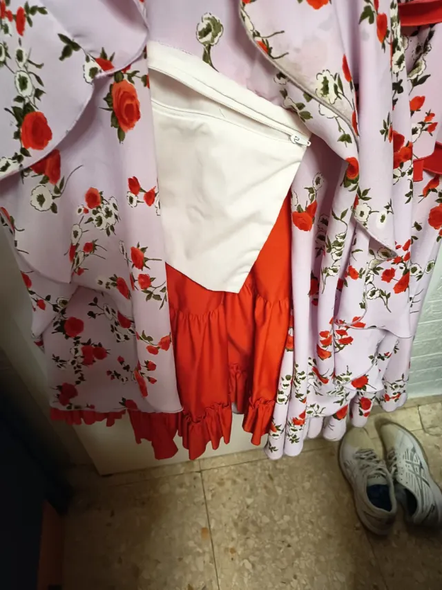 Vestido Flamenca con Flores Rojas y morado