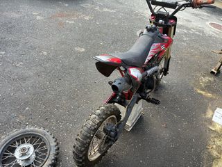 Pitbike roja y negra