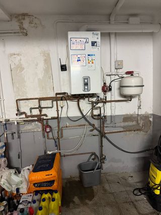 Servizio tecnico per caldaie e termosifoni 604 16 14 25