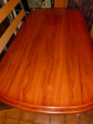 Mesa de comedor grande de madera