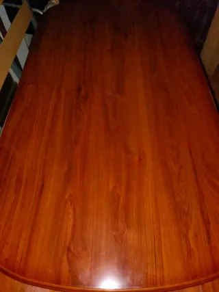 Mesa de comedor grande de madera