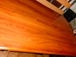 Mesa de comedor grande de madera