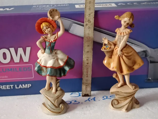 Statue Fontanini Bambina con cestino