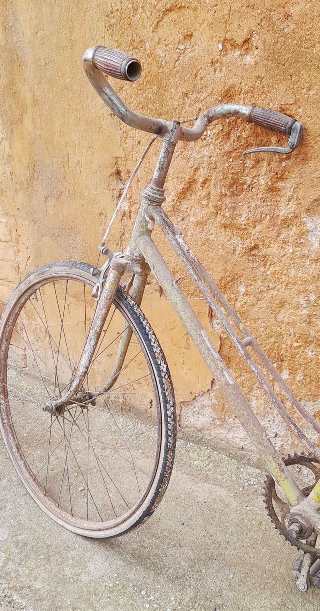 Bicicleta Emporium 1960s para restaurar