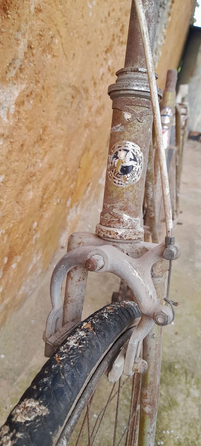 Bicicleta Emporium 1960s para restaurar