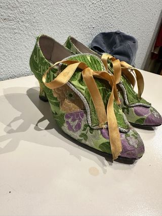 Traje Completo de Fallera Verde y Multicolor