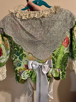 Traje Completo de Fallera Verde y Multicolor