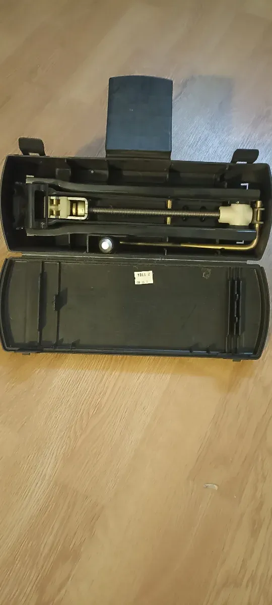 Gato meccanico per auto in scatola