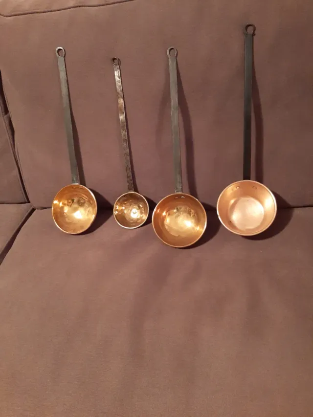 4 Cazos Antiguos de Cobre y Hierro