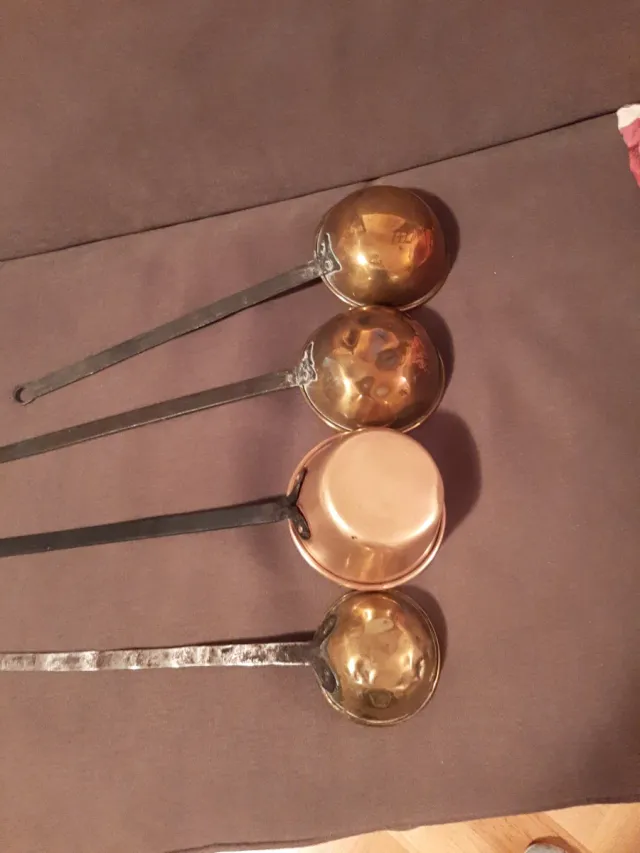 4 Cazos Antiguos de Cobre y Hierro