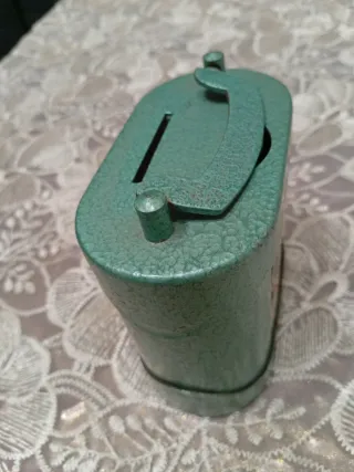 Salvadanaio in ferro anni '60