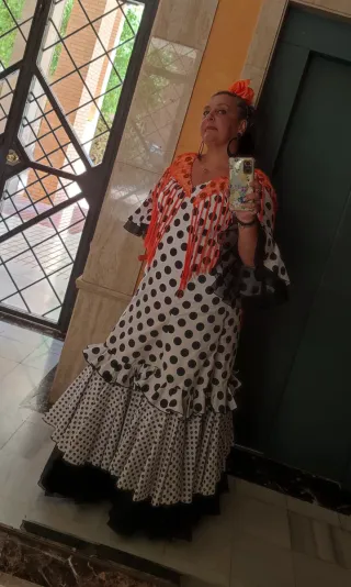 Vestido Flamenca Lunares Negros y fondo Blanco