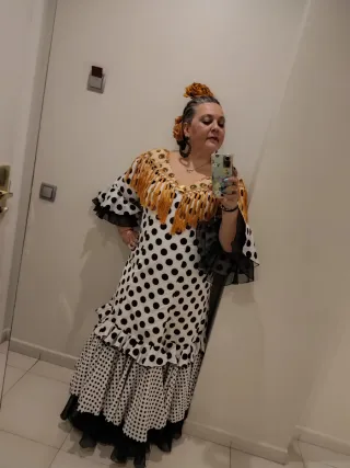 Vestido Flamenca Lunares Negros y fondo Blanco