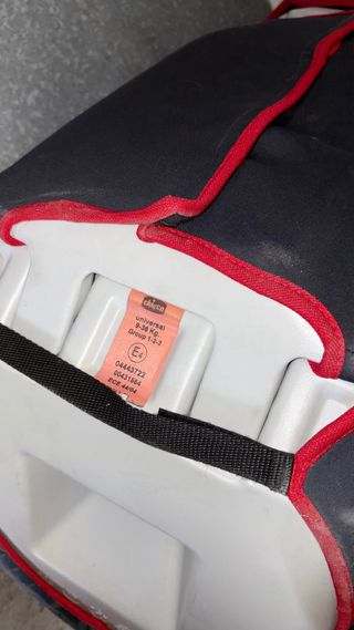 Silla coche niño Chicco roja