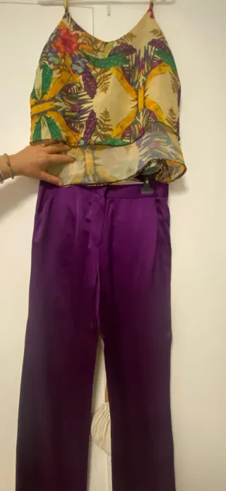 Conjunto Uterqüe pantalón morado y top da talla
