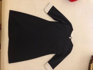 Vestido azul marino con cuello y puños de camisa