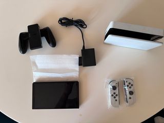 Nintendo Switch OLED Blanca y Negra