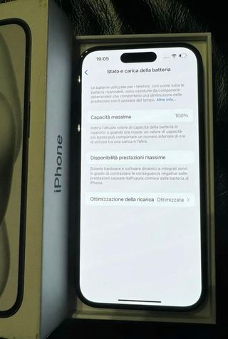 iPhone 15 Grigio Scuro