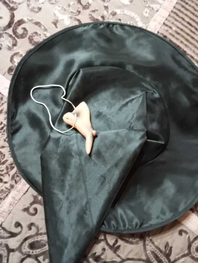 Gorro de bruja negro y verde.precionpor unidad.1.5