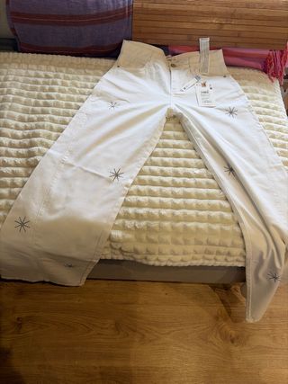 Pantalón Brownie blanco con estrellas