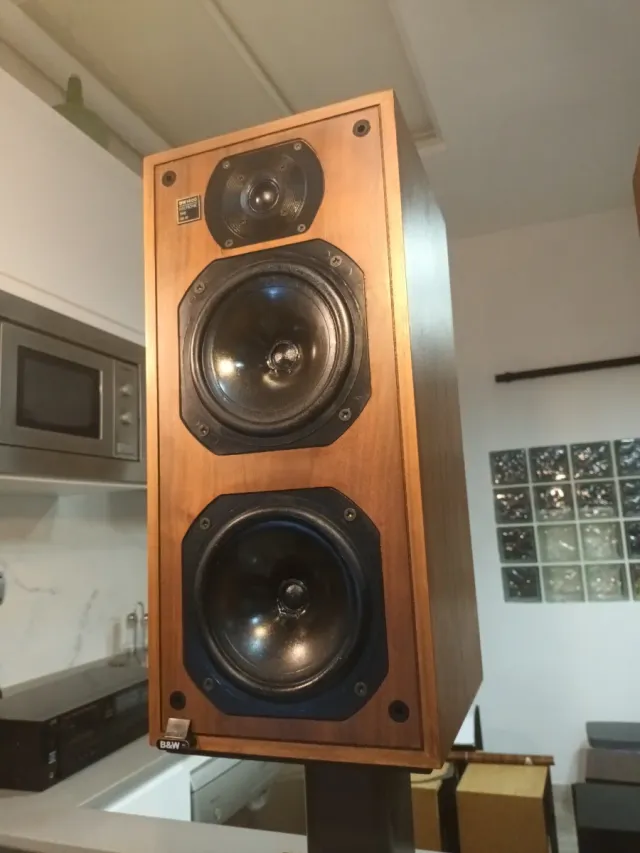 Altavoces B&W alta fidelidad nivel audiofilo