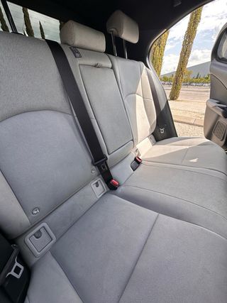 Lexus UX 250h Business 4 WD