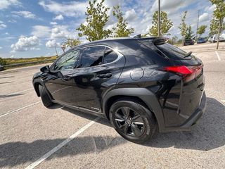 Lexus UX 250h Business 4 WD
