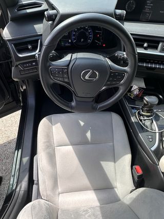 Lexus UX 250h Business 4 WD