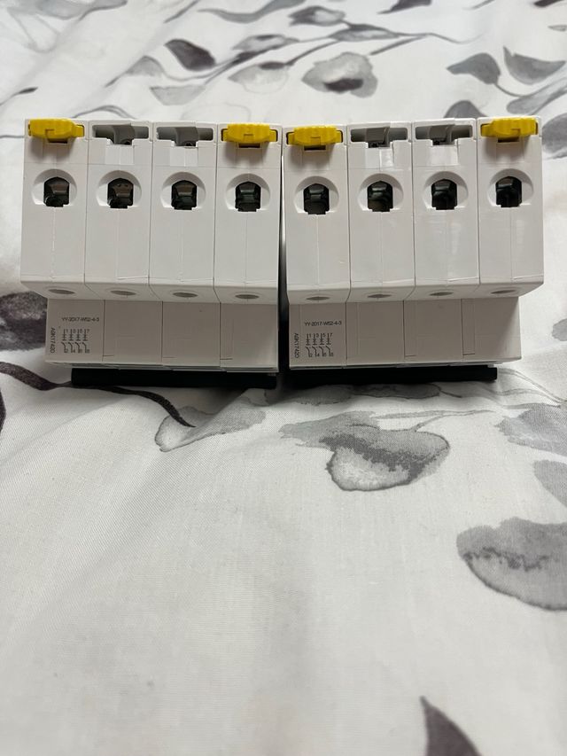 Pack 2 Automáticos Schneider 20A 4P