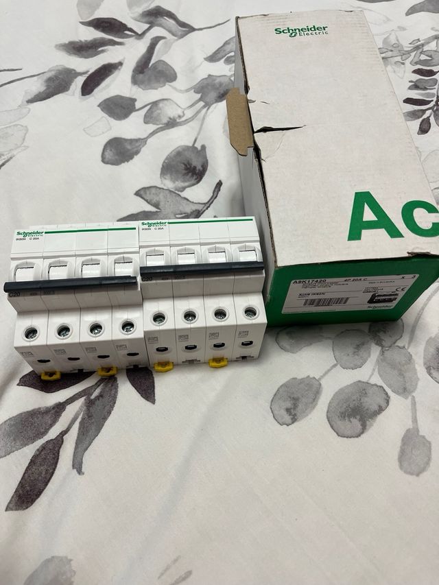 Pack 2 Automáticos Schneider 20A 4P