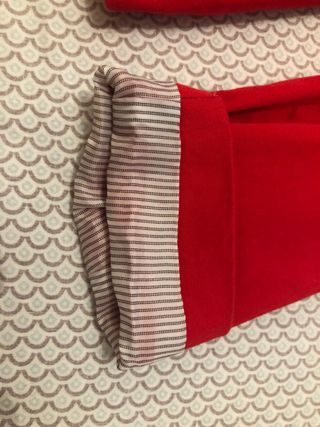 Americana roja con hombreras