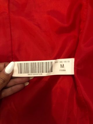 Americana roja con hombreras