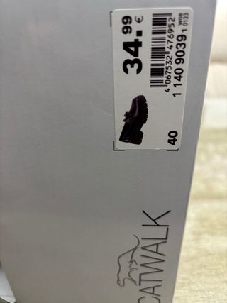 Zapatos negros nuevos sin usar