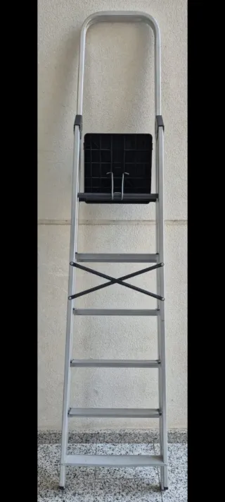 Escalera 6 peldaños plegable de aluminio