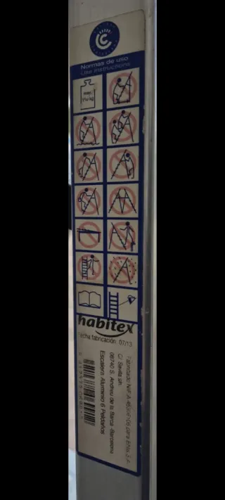 Escalera 6 peldaños plegable de aluminio