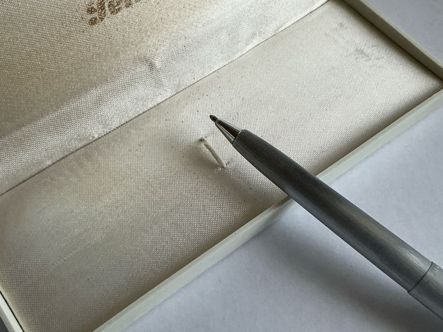 Bolígrafo Pelikan Silvexa