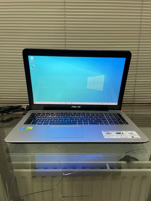 Portátil Asus K555L Intel Core i3