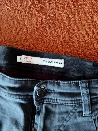 Stock di 6 Pantaloni tra cui un Levi's