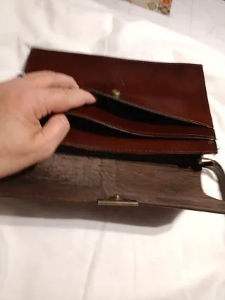 Cartera de piel marrón para caballero