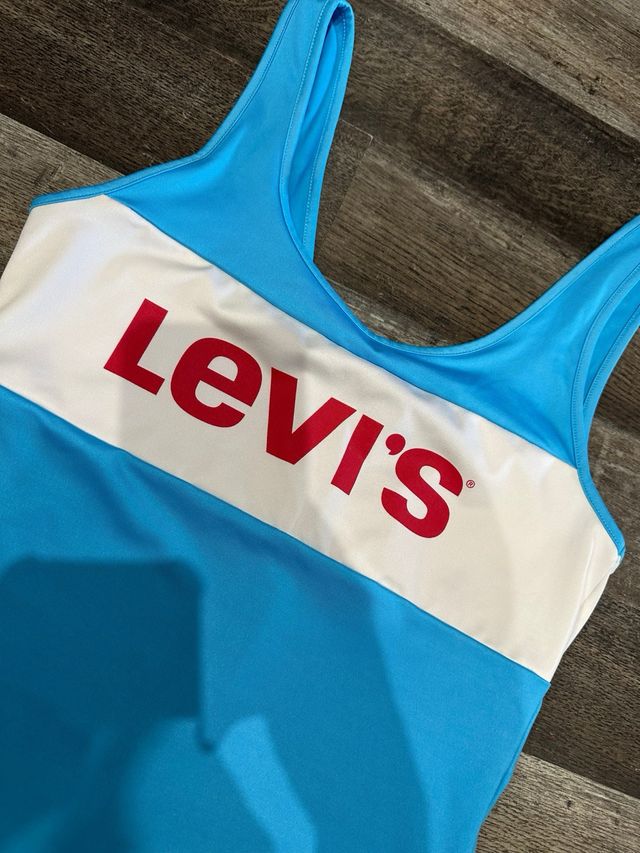 Body Levi's azul y blanco
