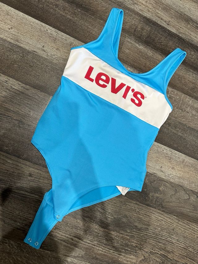 Body Levi's azul y blanco