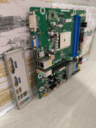 PLACA BASE HP AAHD2-HY 1.03 + 2GB DDR3 RAM