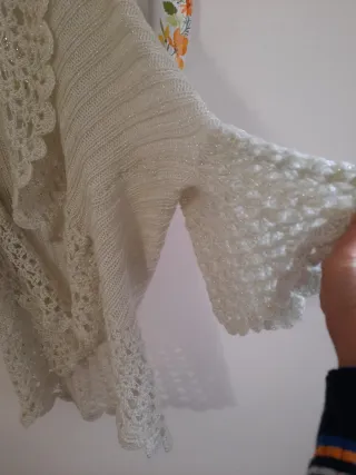 Coprispalle uncinetto beige