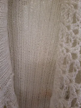 Coprispalle uncinetto beige