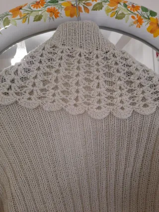 Coprispalle uncinetto beige