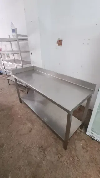 Mesa de acero inoxidable