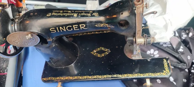 Máquina de coser Singer antigua