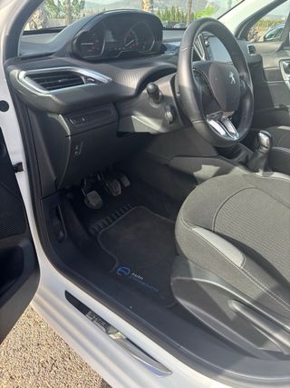 Peugeot 208 style 2016 82cv