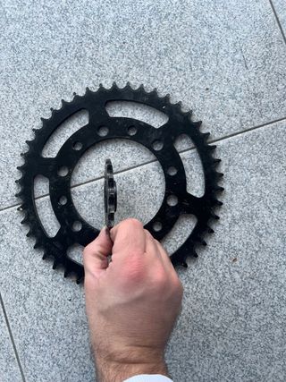 Corona e pignone moto