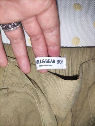 Pantalón verde oliva con cinturón